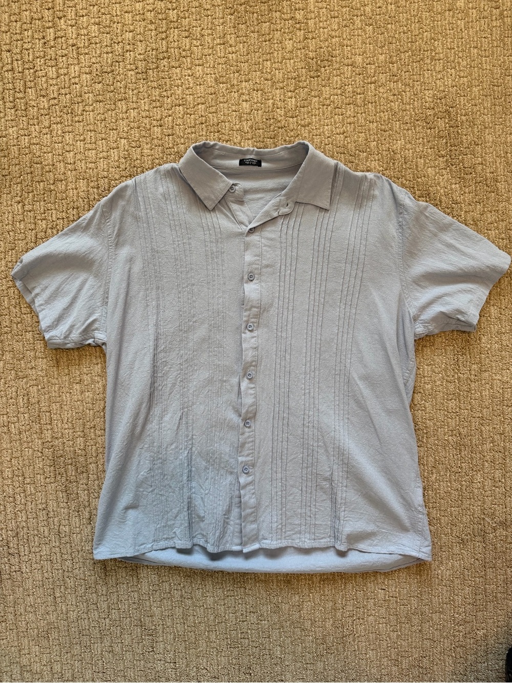 Men’s Light Blue Short-Sleeve Button-Up Shirt